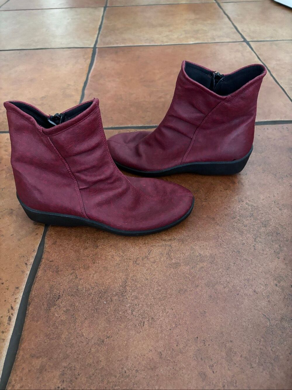 Arcopedico Cherry Red Booties - Picture 4 of 6